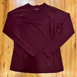 Mountain Hardware Women’s Maroon Long Sleeve Athletic Shirt Thumb holes Sz Large